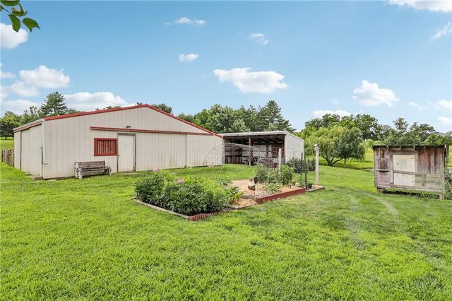 20077 199th Street, Tonganoxie, KS 66086