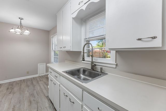 627 S Barlow, Wichita, KS 67207