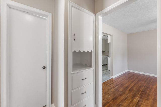 627 S Barlow, Wichita, KS 67207
