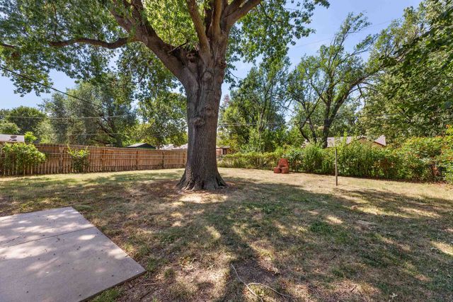627 S Barlow, Wichita, KS 67207