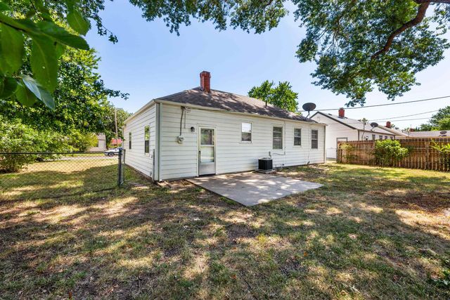 627 S Barlow, Wichita, KS 67207
