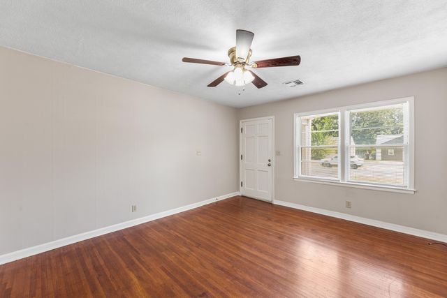 627 S Barlow, Wichita, KS 67207