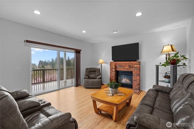 5801 51st Avenue Ct E, Tacoma, WA 98443