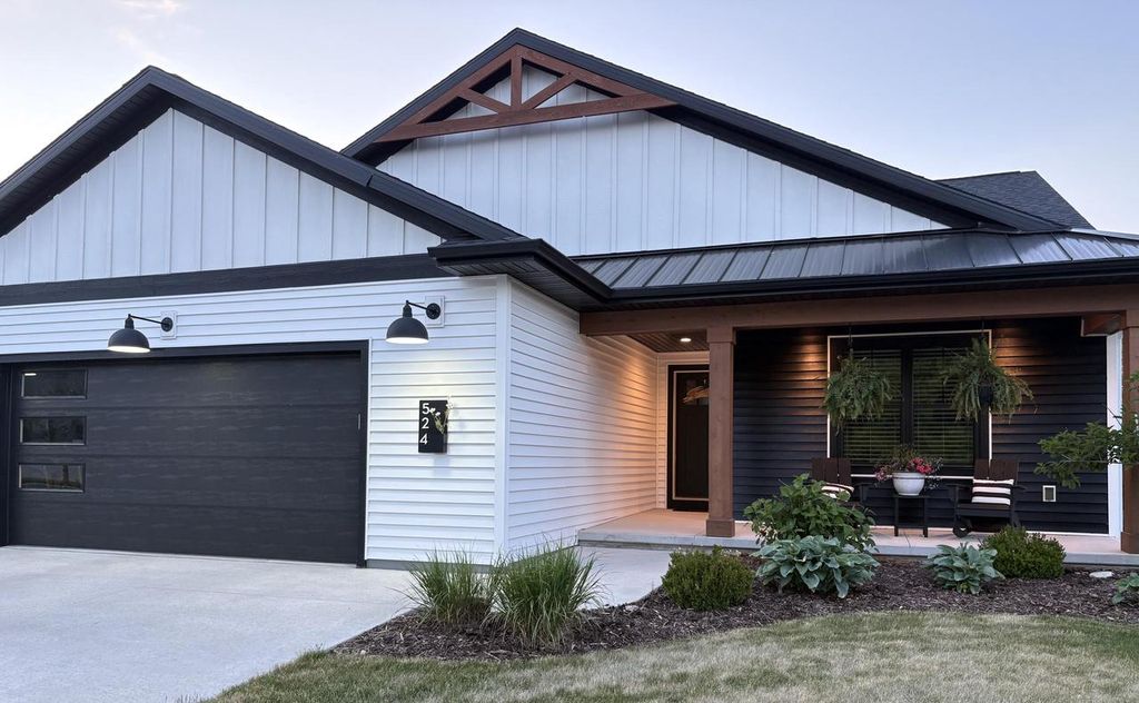 524 Cloverdale LANE, Plymouth, WI 53073