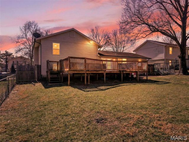 26 Vanguard Drive, St Peters, MO 63376