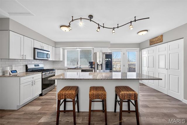 26 Vanguard Drive, St Peters, MO 63376