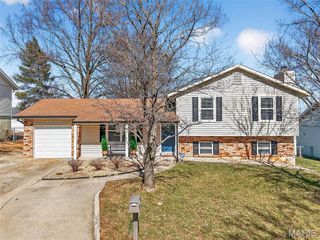 26 Vanguard Drive, St Peters, MO 63376