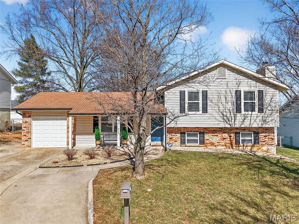 26 Vanguard Drive, St Peters, MO 63376