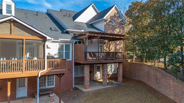 3512 Village Green Drive, Roswell, GA 30075
