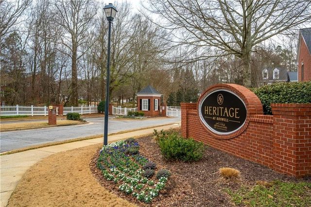 3512 Village Green Drive, Roswell, GA 30075