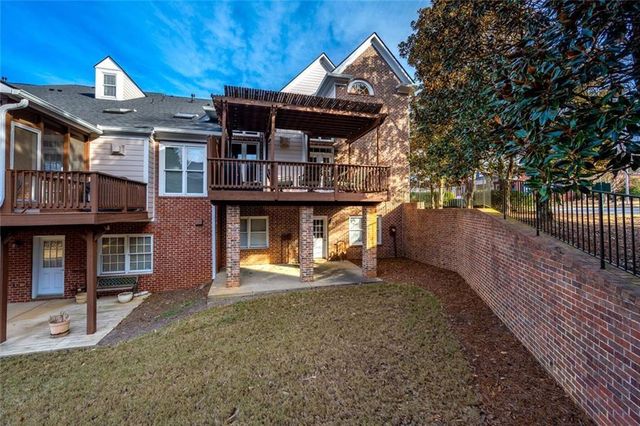 3512 Village Green Drive, Roswell, GA 30075