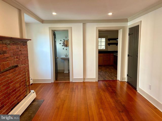1327 W STRASBURG RD, West Chester, PA 19382