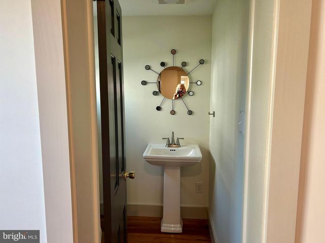 1327 W STRASBURG RD, West Chester, PA 19382