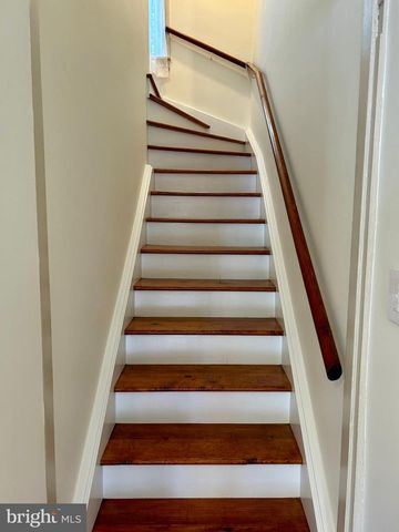 1327 W STRASBURG RD, West Chester, PA 19382