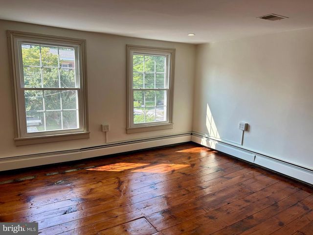 1327 W STRASBURG RD, West Chester, PA 19382