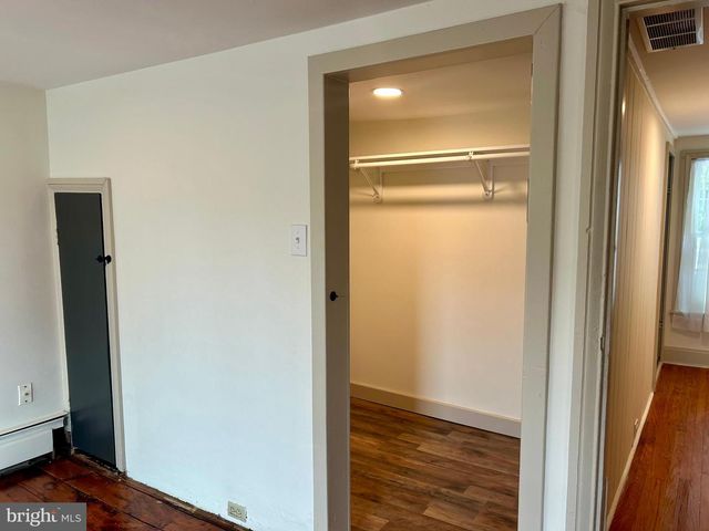 1327 W STRASBURG RD, West Chester, PA 19382