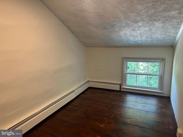 1327 W STRASBURG RD, West Chester, PA 19382