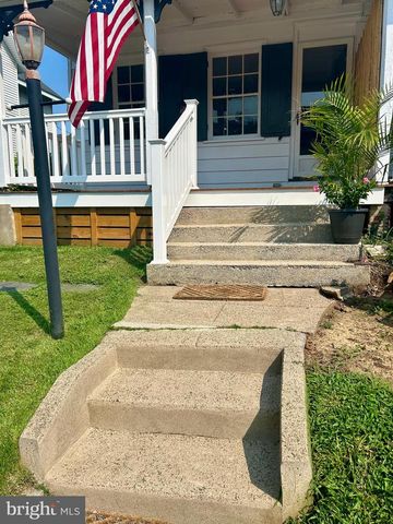 1327 W STRASBURG RD, West Chester, PA 19382