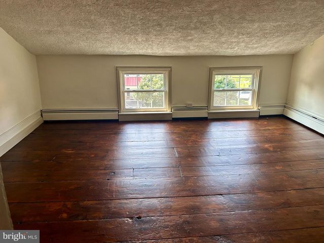 1327 W STRASBURG RD, West Chester, PA 19382