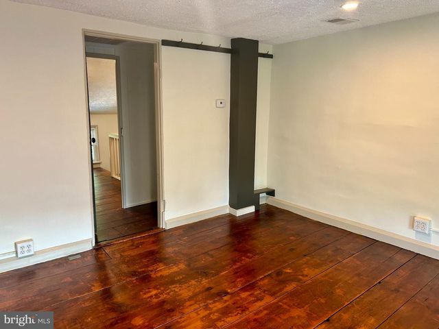 1327 W STRASBURG RD, West Chester, PA 19382