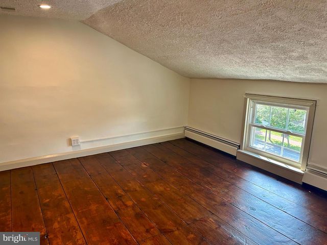 1327 W STRASBURG RD, West Chester, PA 19382