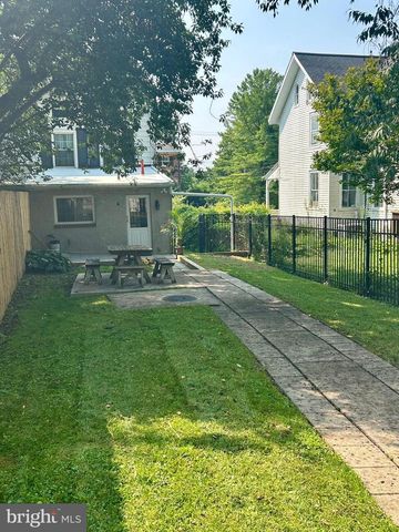 1327 W STRASBURG RD, West Chester, PA 19382