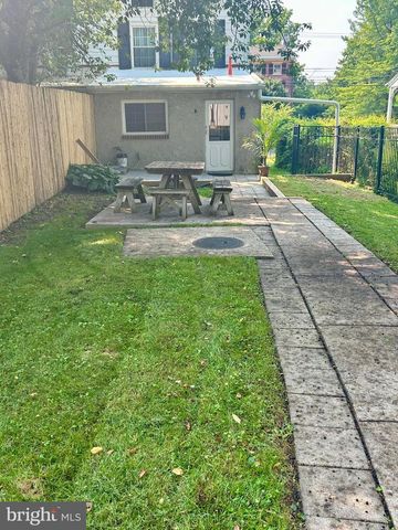 1327 W STRASBURG RD, West Chester, PA 19382