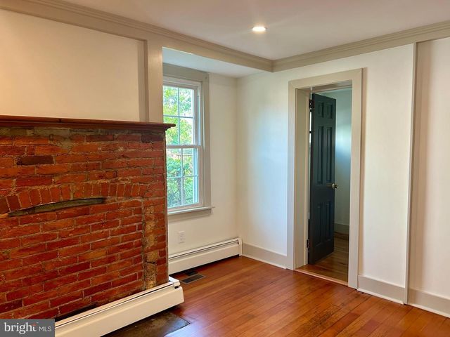 1327 W STRASBURG RD, West Chester, PA 19382