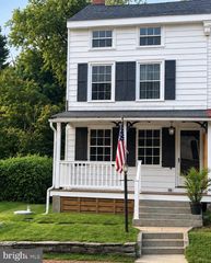1327 W STRASBURG RD, West Chester, PA 19382