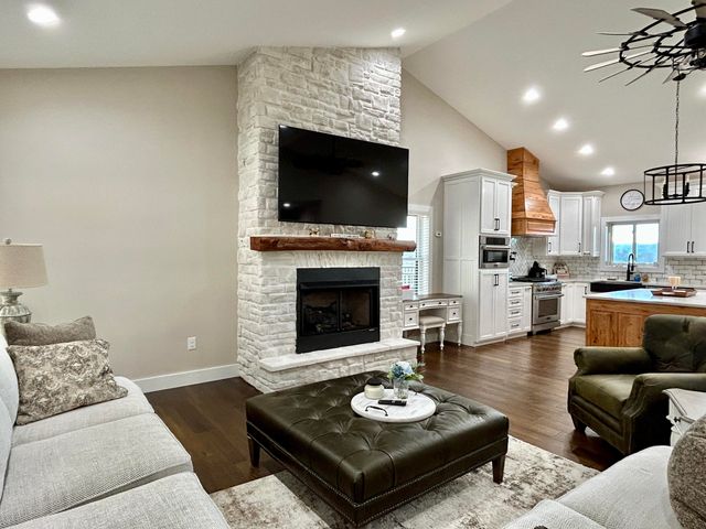 555 Colonel Drive, Burnside, KY 42519