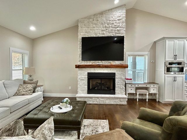 555 Colonel Drive, Burnside, KY 42519