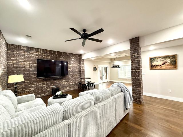 555 Colonel Drive, Burnside, KY 42519