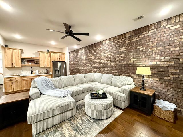 555 Colonel Drive, Burnside, KY 42519