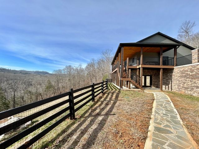 555 Colonel Drive, Burnside, KY 42519