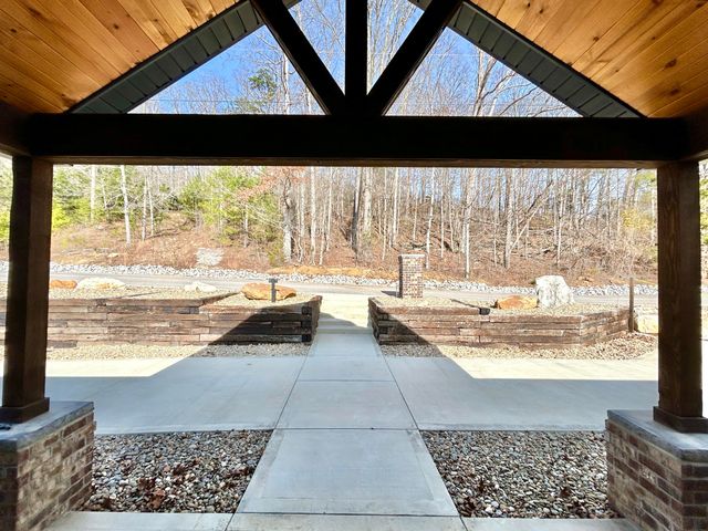 555 Colonel Drive, Burnside, KY 42519