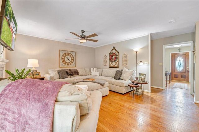 6132 Flamingo DR, Roanoke, VA 24018