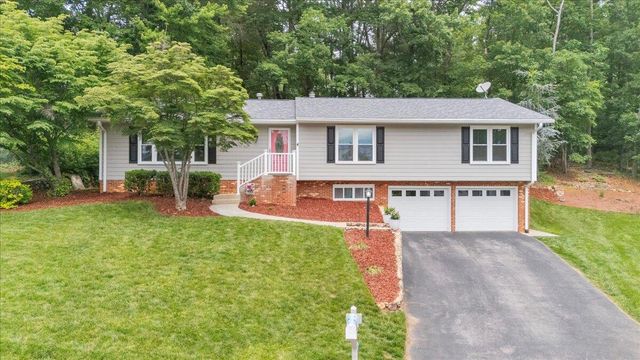 6132 Flamingo DR, Roanoke, VA 24018