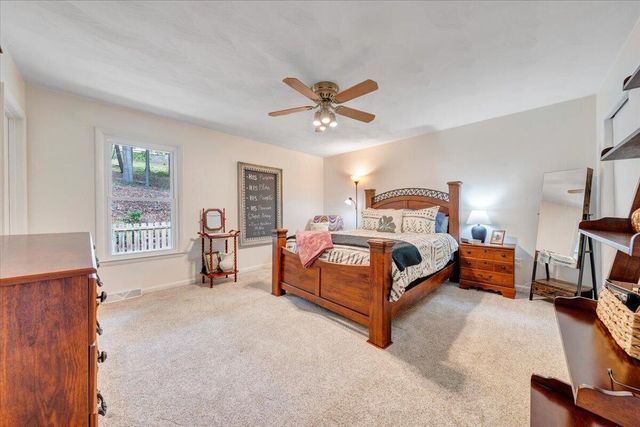 6132 Flamingo DR, Roanoke, VA 24018