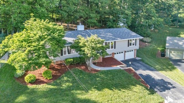 6132 Flamingo DR, Roanoke, VA 24018