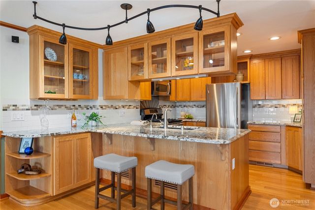 325 Shore Drive, Bremerton, WA 98310