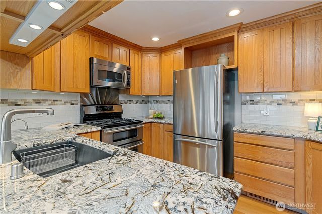 325 Shore Drive, Bremerton, WA 98310