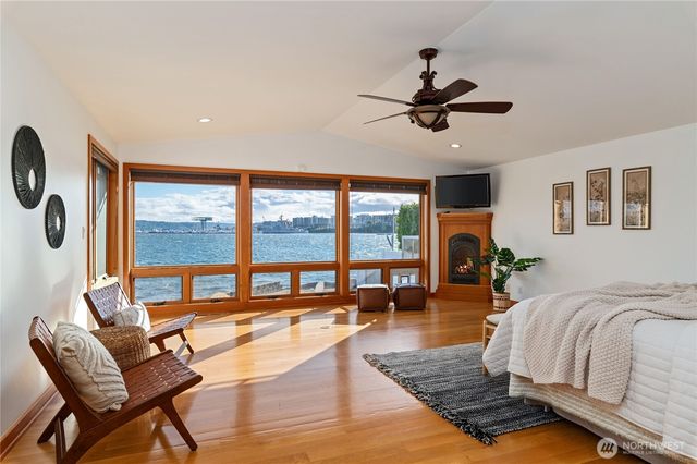 325 Shore Drive, Bremerton, WA 98310