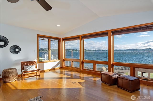 325 Shore Drive, Bremerton, WA 98310
