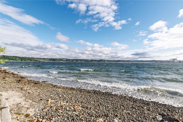 325 Shore Drive, Bremerton, WA 98310