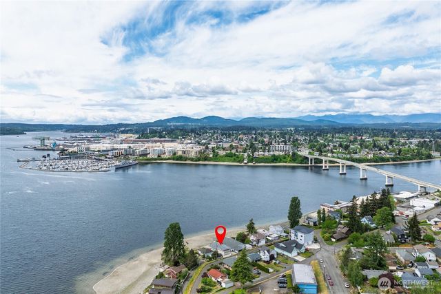 325 Shore Drive, Bremerton, WA 98310