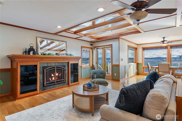 325 Shore Drive, Bremerton, WA 98310