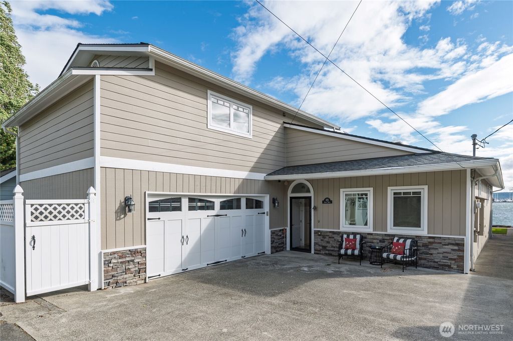 325 Shore Drive, Bremerton, WA 98310