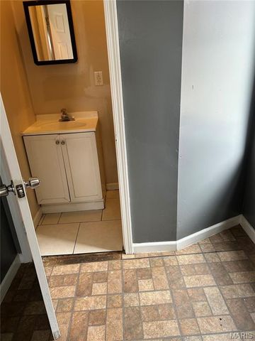 4839 Nebraska Avenue, St Louis, MO 63111