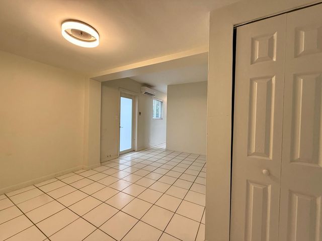 1215 NE 17th Avenue Unit 5, Fort Lauderdale, FL 33304