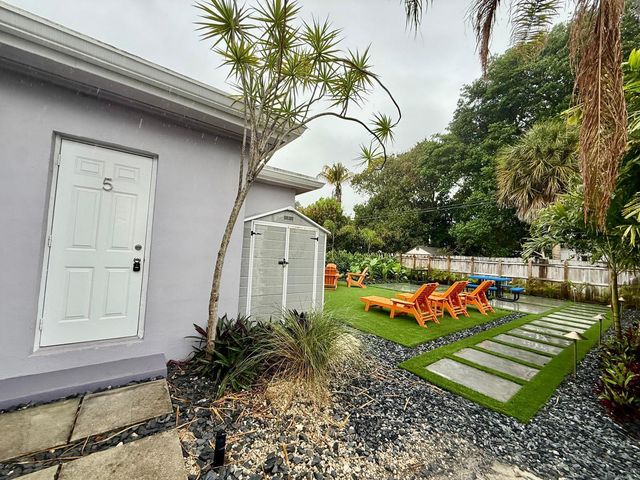 1215 NE 17th Avenue Unit 5, Fort Lauderdale, FL 33304